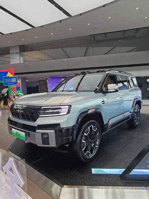 重庆228比亚迪方程豹硬派越野的爆款，英菲尼迪35周年与你共成长